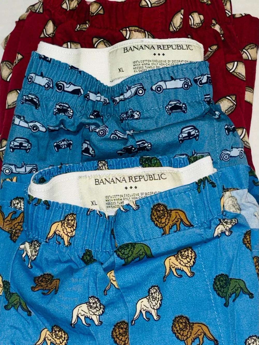 Banana Republic Red Printed Women's Shorts